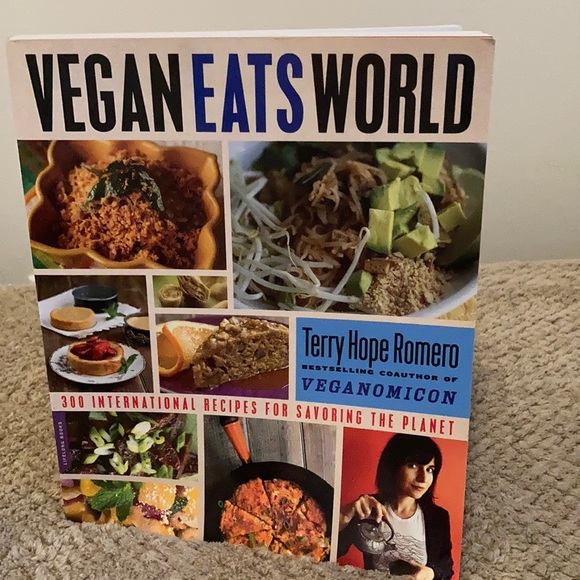 Vegan Eats World cookbook - Picture 1 of 2
